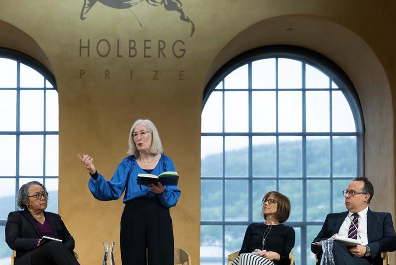 Symposium organized by Roper on the question ‘Where is History Moving?’.