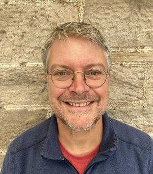 Dr Fergus Nicoll