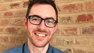 Dr Stephen Tuffnell