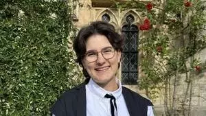Eszter D Kovacs