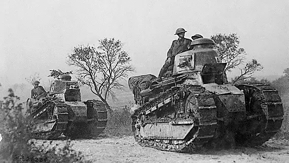 black and white picture of a tank