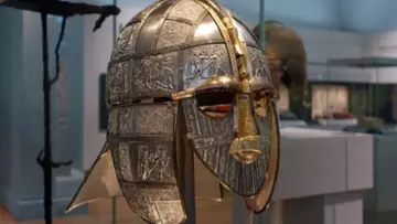 Figure 1. Replica of the helmet made by the Royal Armouries, The British Museum. 