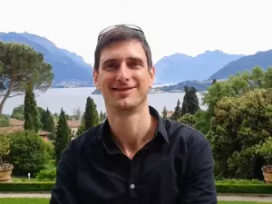 Professor Avi Lifschitz